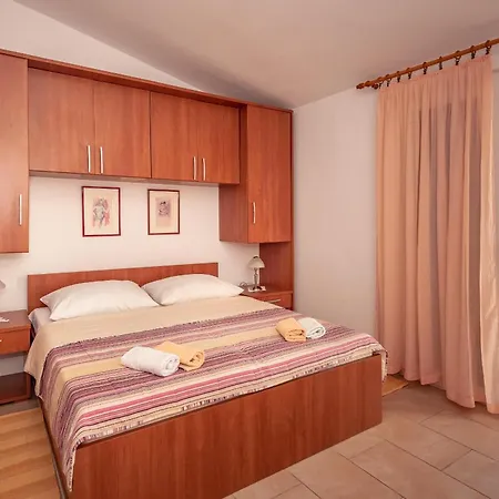 4 Apartment