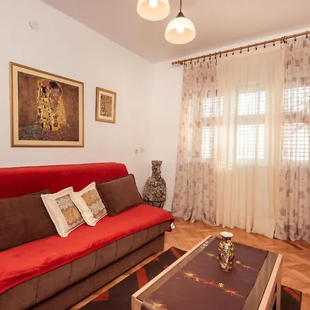 Apartment 4