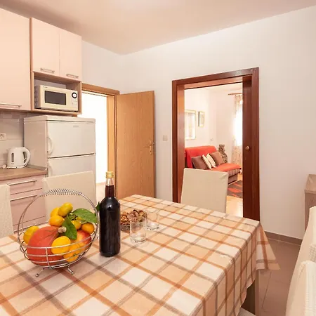 4 Apartment