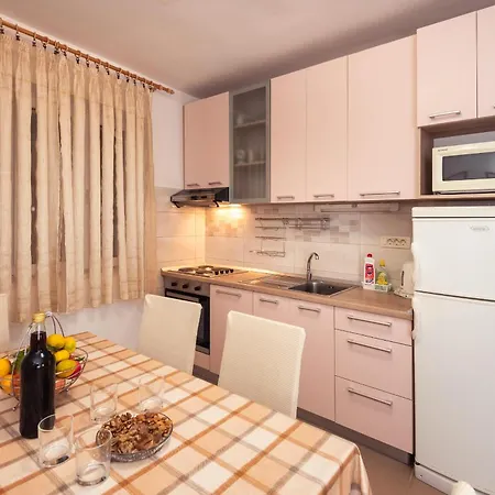 4 Apartment Podgora (Split-Dalmatia)