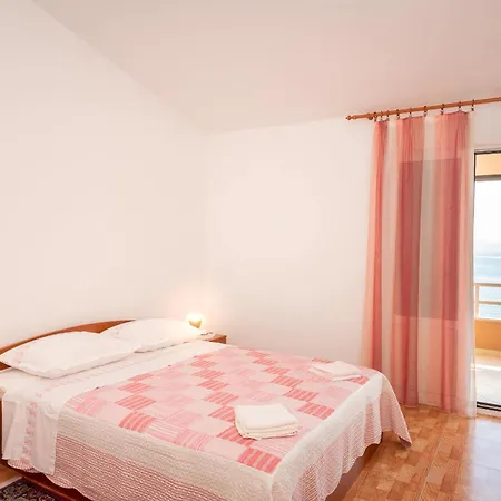 4 Apartment *