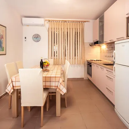 4 * Podgora (Split-Dalmatia)