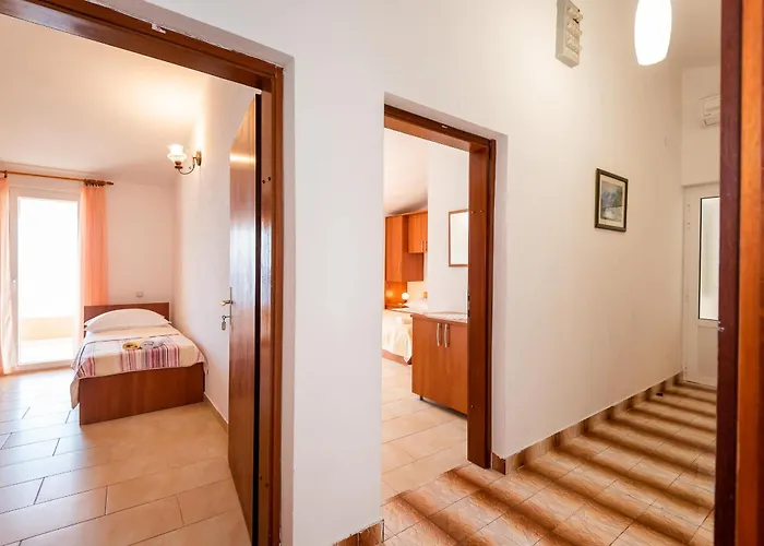 4 아파트 포드고라