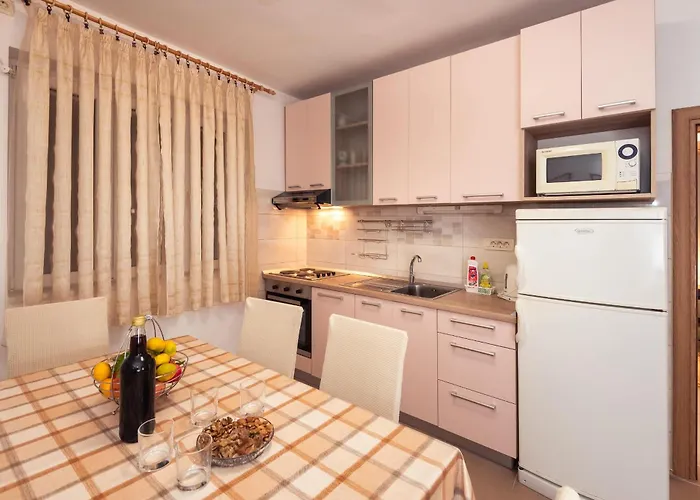 4 아파트 포드고라