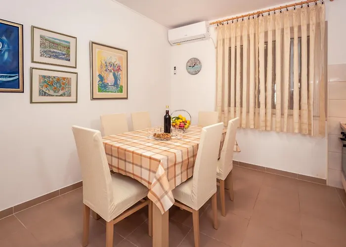 아파트 4 포드고라