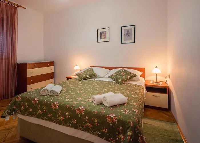 아파트 4 포드고라